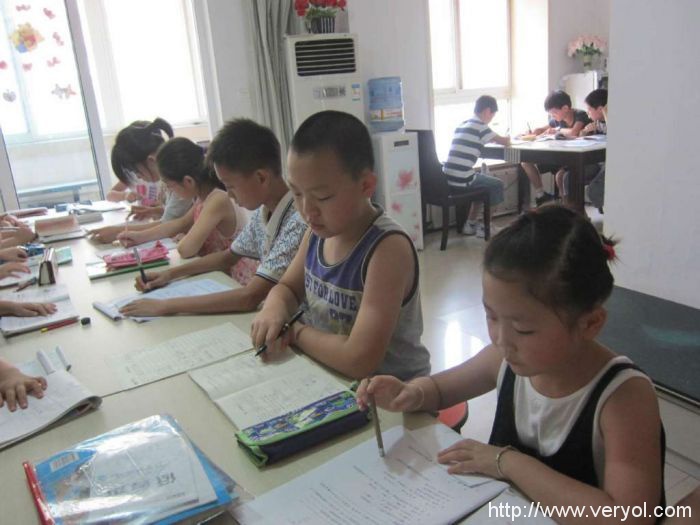 别让孩子太累 暑假要有暑假的快乐(图1) 别让孩子太累 暑假要有暑假的快乐(图1)