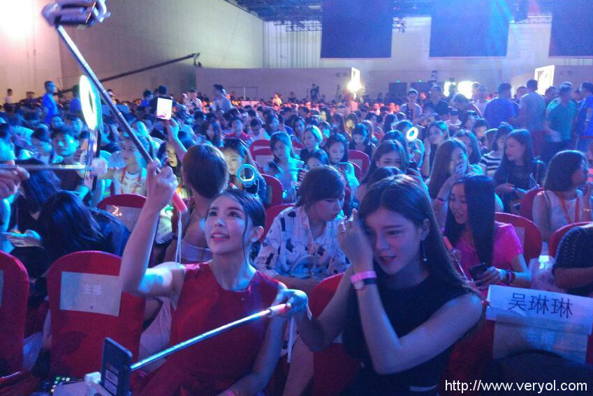 发布会已被玩坏，小米重网红轻媒体折射出了什么？