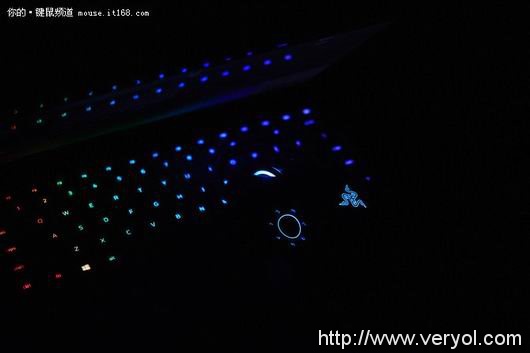 试玩雷蛇那伽梵蛇六芒星V2游戏鼠标(图8) 试玩雷蛇那伽梵蛇六芒星V2游戏鼠标