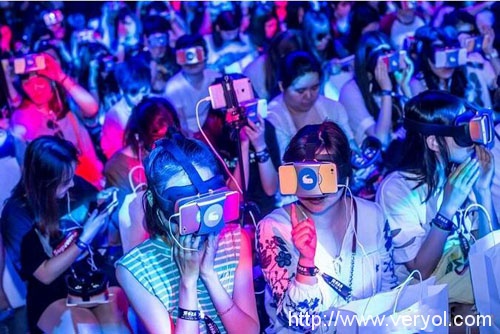 首次使用了骁龙820处理器!微鲸VR一体机X1正式发布(图2) 2