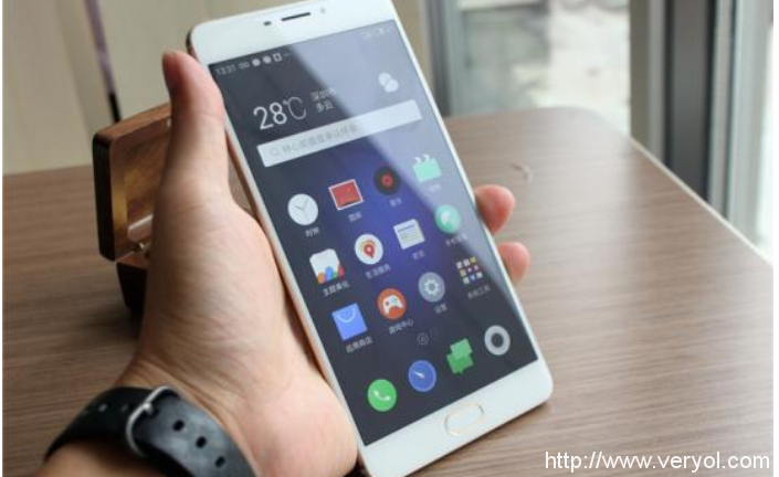 艳丽的巨屏、强悍的续航，魅蓝Max还给我们带来了什么?(图1)