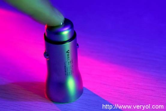 活久见!车载充电器的充电速度竟比原装充电器还快?(图10) 说明: DSC03928