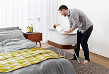 宝妈终于可以安心睡了，这款智能婴儿床能自动摇动帮BB入睡