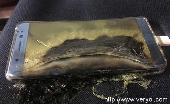 三星电子宣布暂停Note7生产，iPhone手机却出事了(图2)