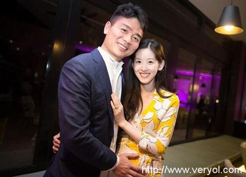 刘强东宠妻“无原则”?不让喊“奶茶妹妹”实有冤情!(图4) f7400007a0d0bebf100