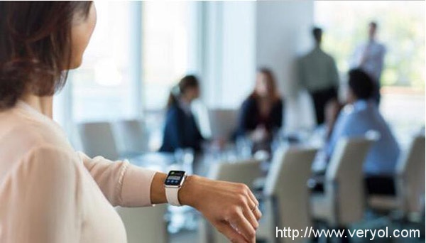 苹果终于慌了?携Apple Watch进军企业健康领域(图1) 1