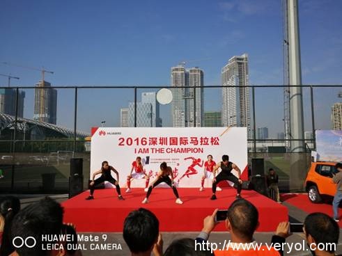华为手机助力打造跑步盛宴,2016深圳国际马拉松圆满收官(图9) 说明: C:UsersFEELIN~1AppDataLocalTempWeChat Files7412801402030123.jpg