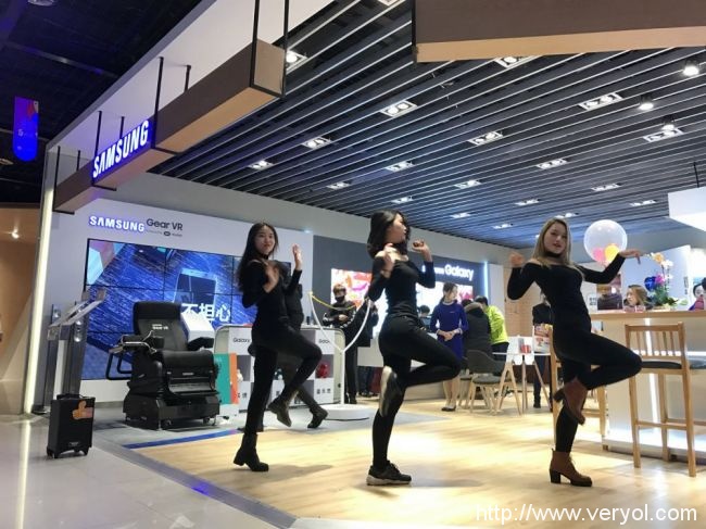线下价值回归:苏宁掀起购物娱乐化的“场景革命”(图2) 862492813_meitu_1