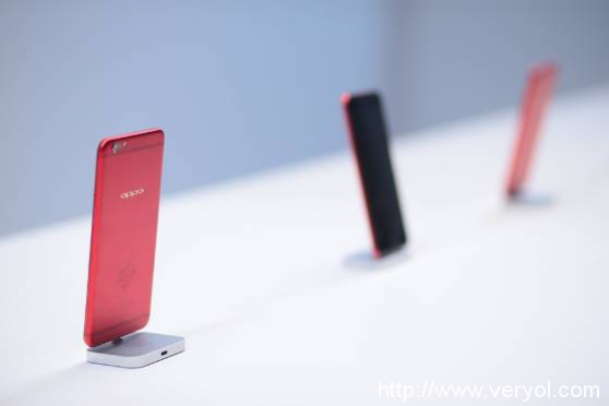 一波未平一波又来，OPPO R9s 红色小幂phone还有后续？(图1)