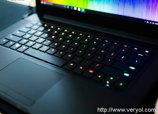 搭载GTX1060，新款雷蛇灵刃游戏本评测(图9)