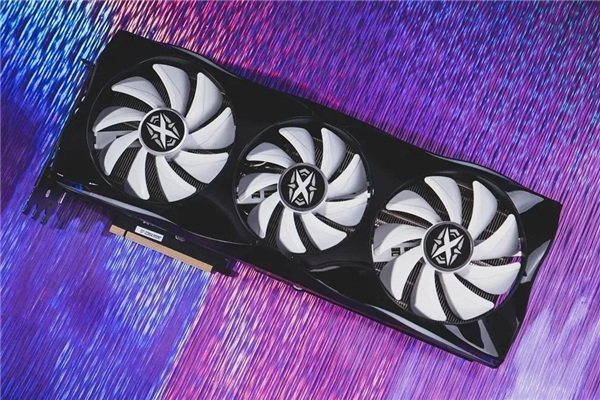 耕升RTX 4090炫光OC 4K光追画面惊艳 DLSS 2 性能依然优秀(图1)