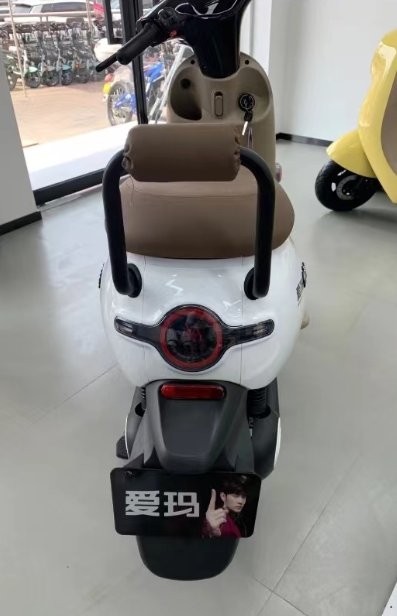 时髦靓丽的爱玛电动车妮娜Q305，让你爱上骑车(图3)