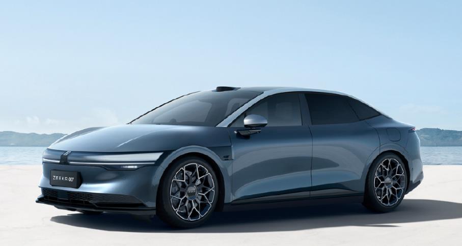 极氪智能科技 旗下首款纯电豪华轿车007正式开启交付