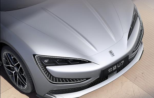 百万级新能源轿车！仰望U7杀入豪车市场