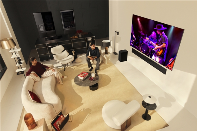 LG在CES2024推出新款OLED、QNED及透明电视，引