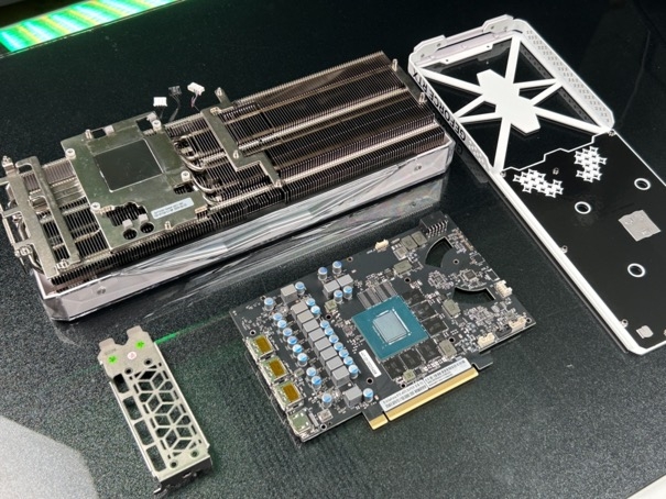 “SUPER”快，影驰 GeForce RTX 4070 SUPER 星曜 OC 评测！带你速闯AI新领域(图6)