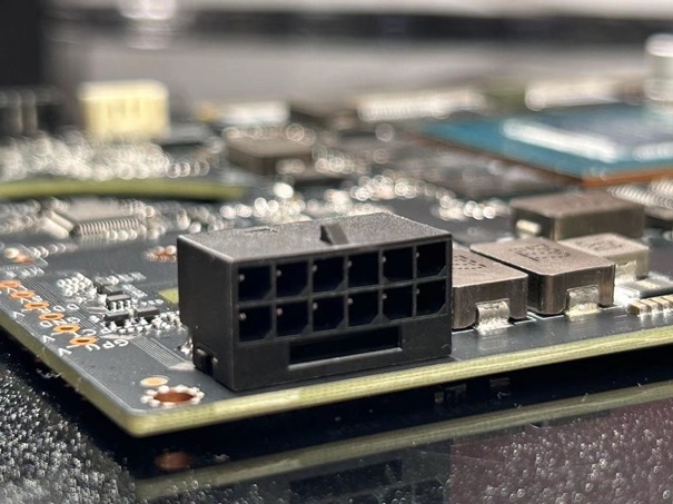 “SUPER”快，影驰 GeForce RTX 4070 SUPER 星曜 OC 评测！带你速闯AI新领域(图11)