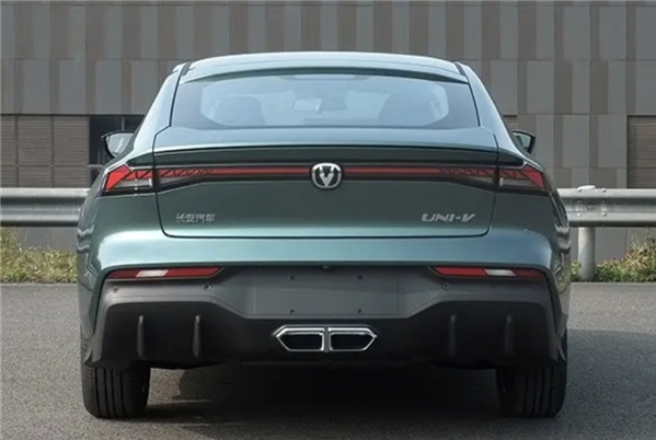 换搭1.5升混动发动机：新款长安UNI-V插混版实车曝光