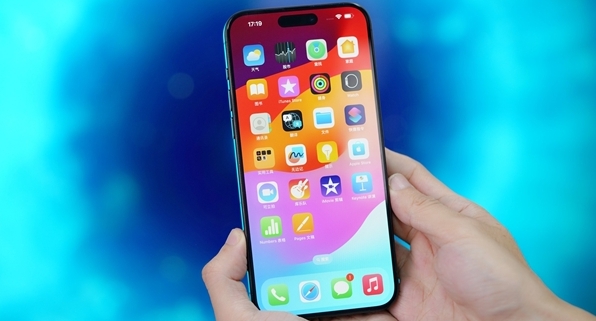 iPhone出货面临显著衰退 中国销量暴跌30%背后：华为等国产机崛起