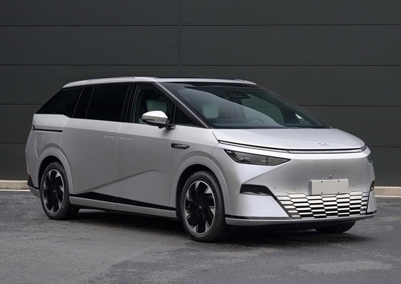 小鹏X9 1月积压上万订单 何小鹏：春节加班 做好去工厂拧螺丝准备