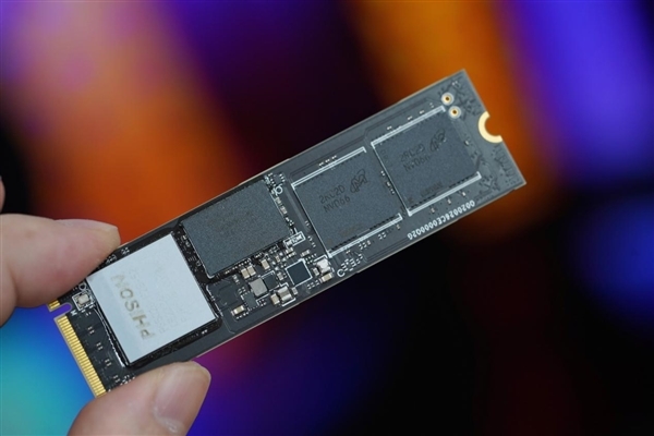 狂飙14.1GB/s!这才是PCIe 5.0 SSD该有的样子