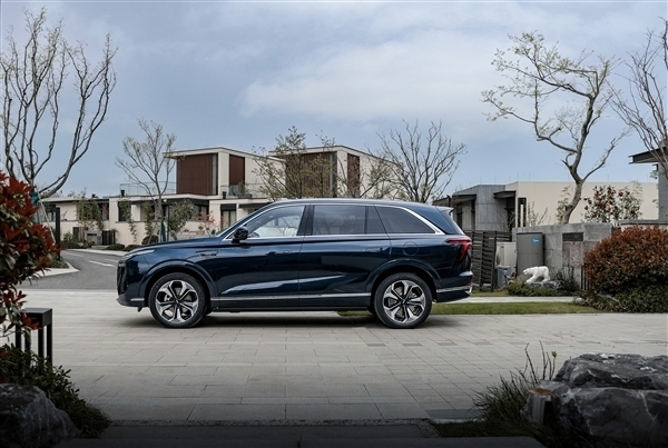 比“500万内最好的SUV”更好!魏牌蓝山订单5天破5000台:27.38万元起