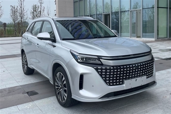 13.99万起 赛力斯蓝电E5上市:集成比亚迪DM-i、华为HiCar3.0