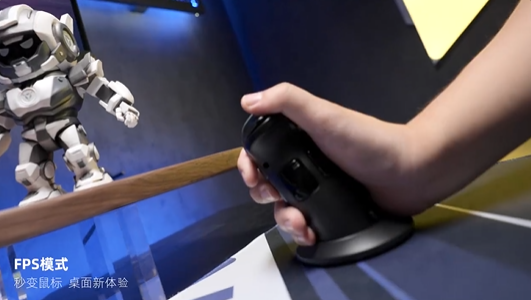 8.8英寸+144Hz！性能硬核还会“变形” 这国产新机太炸了