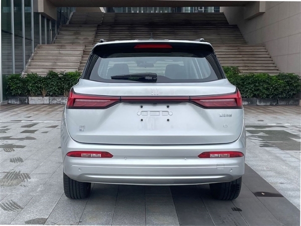 13.99万起 东风小康蓝电E5开售:用上比亚迪DM-i、华为HiCar 3.0