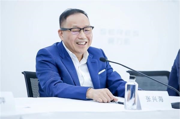 赛力斯董事长发内部信：坚持以软件定义汽车、继续加强与华为合作
