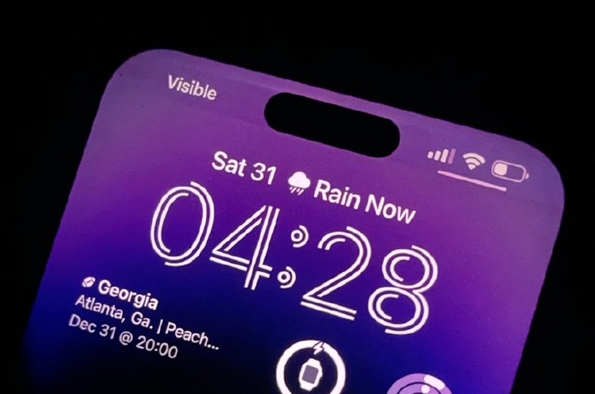 苹果玩起挤牙膏 iPhone 15再不升级：被建议退出国内市场