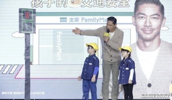 48岁林志玲晒素颜近照：网友点赞笑容甜美状态好