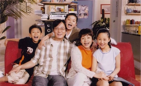 央视网评《家有儿女》疑似被恶意评分:小心网络评分变“粉黑大战”