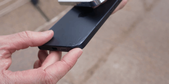 iPhone 15 Pro全球首次跌落测试：钛金属似乎没有想象的那么好