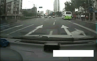 被吹上天的城市领航辅助驾驶:我劝你少用