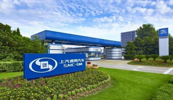带尾翼的轿跑还不到15万 上汽这是要掀桌子了?