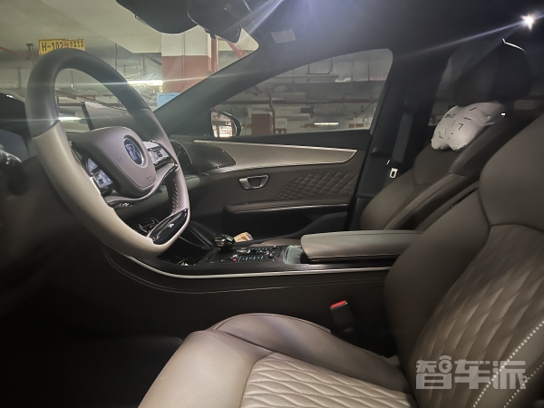 “高端家用车”?比亚迪汉DM-i试驾 极致的油耗和空间