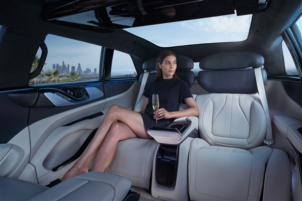 FF 91售价超200万 贾跃亭造车梦真成了?还差得远!