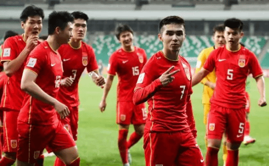 U20国足队长出局后一夜没睡：裁判对中国队不公