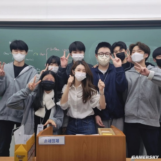 韩国美女数学老师走红 女团级颜值课堂爆满:微积分旷课算我输