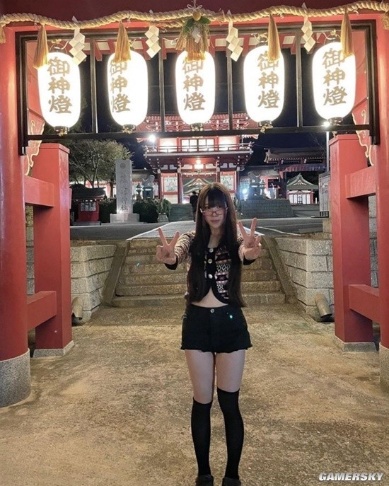 日本正妹晒毕业照和减肥后照片 网友质疑竟是一个人