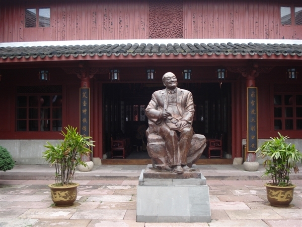 将乔峰、郭靖等改写成大学生！金庸生前诉江南案终审宣判：获赔188万