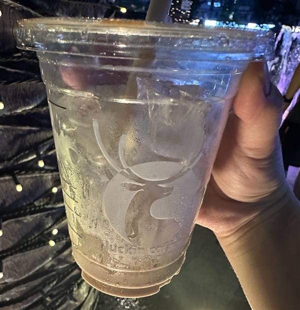 蜜雪冰城阴阳怪气瑞幸？实为网友玩梗：讽刺瑞幸多冰