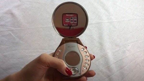 2000年代12款奇葩的手机你用过吗?看完我眼界大开