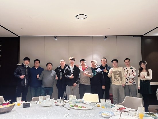 《星际争霸2》世界冠军李培楠回国:黄旭东等为其接风