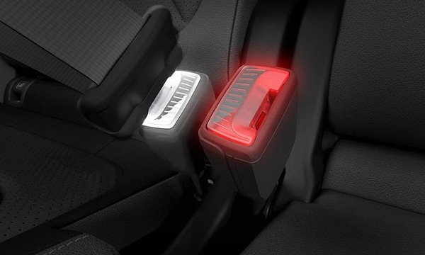 苹果或重新发明苹果汽车安全带：打造发光安全带扣