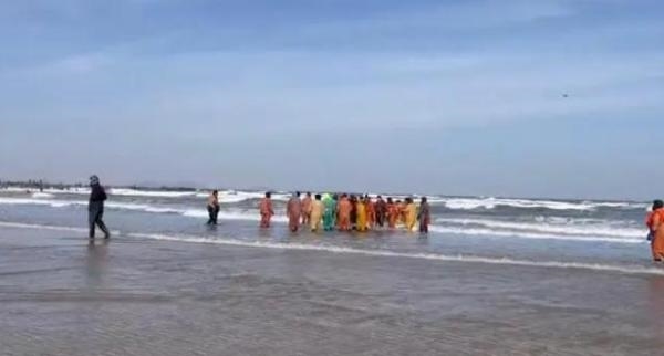 山东多人无视劝阻赶海 1人溺水遇难:必须小心这4点