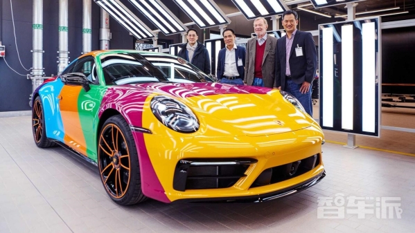 致敬葫芦娃?保时捷911 Carrera GTS泰国特别版官图发布