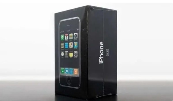 初代iPhone卖到113万！盘点苹果公司十大昂贵拍卖品