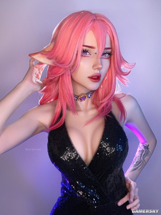 COSPLAY图赏：俄妹COS《原神》八重神子 光腿狐狸媚眼如丝